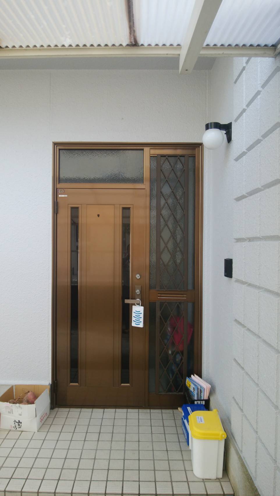 オカムラ・トーヨー住器の玄関リフォーム　リシェント　岩国市の施工前の写真1