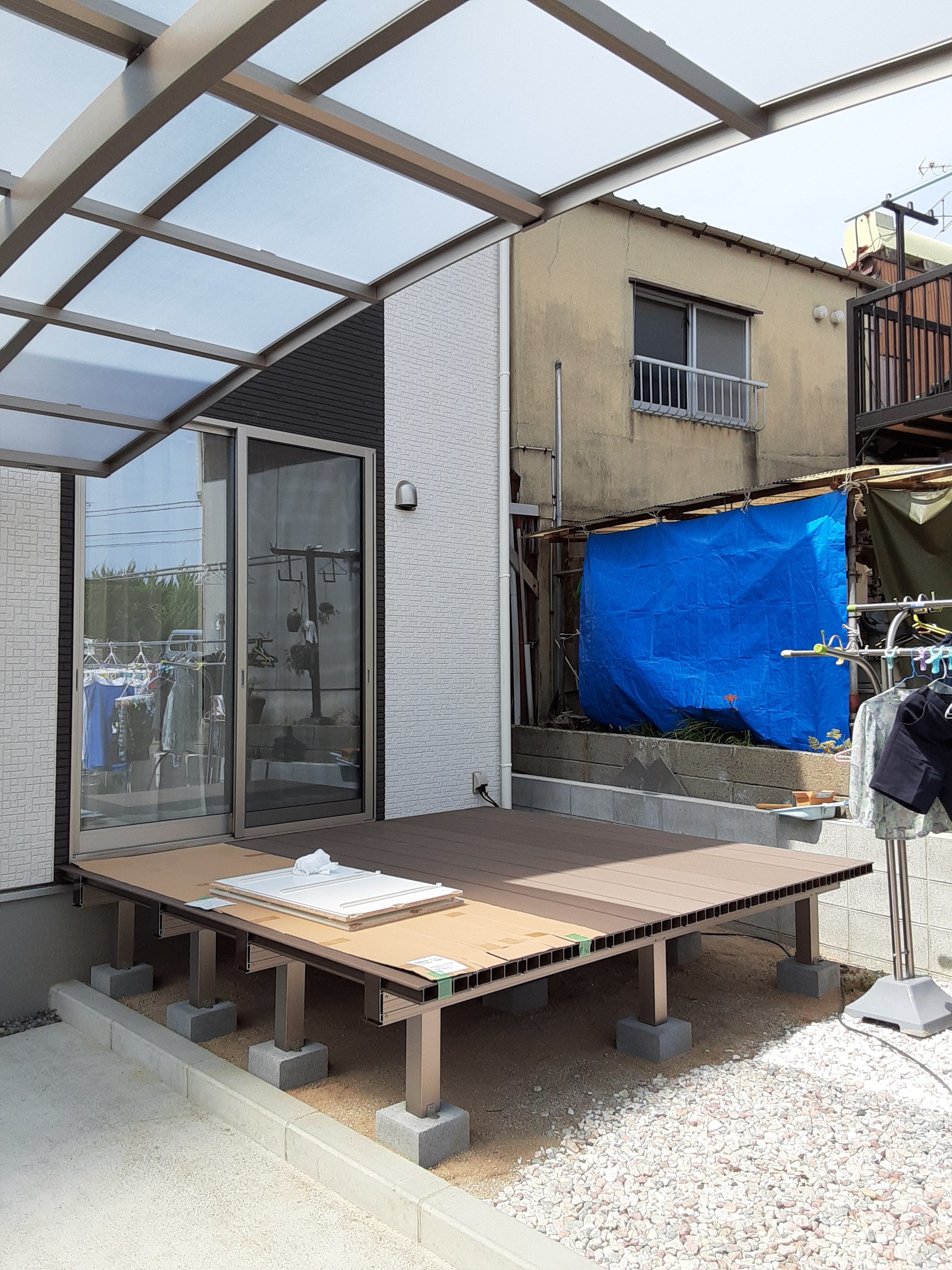 オカムラ・トーヨー住器のウッドデッキ+テラスの施工後の写真1