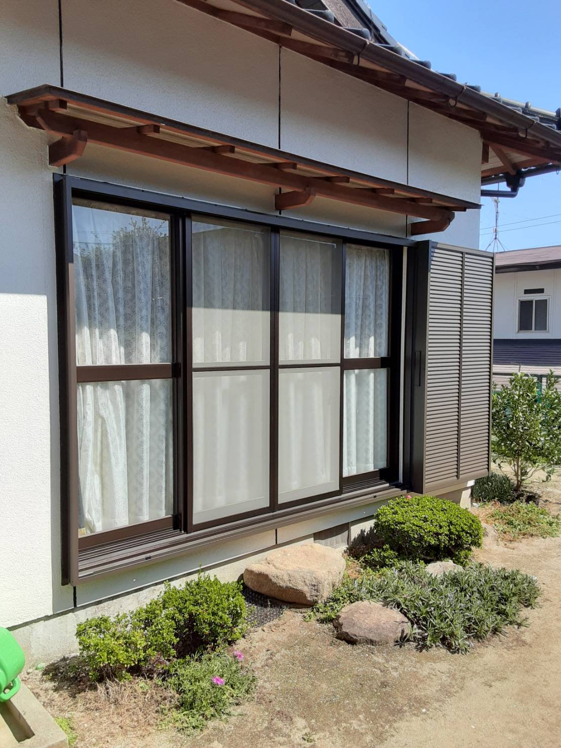 オカムラ・トーヨー住器のシャッター雨戸　及び　雨戸一筋の施工後の写真3