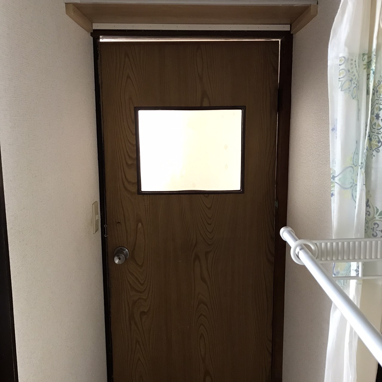 オカムラ・トーヨー住器の貸家　浴室ドア交換の施工前の写真1