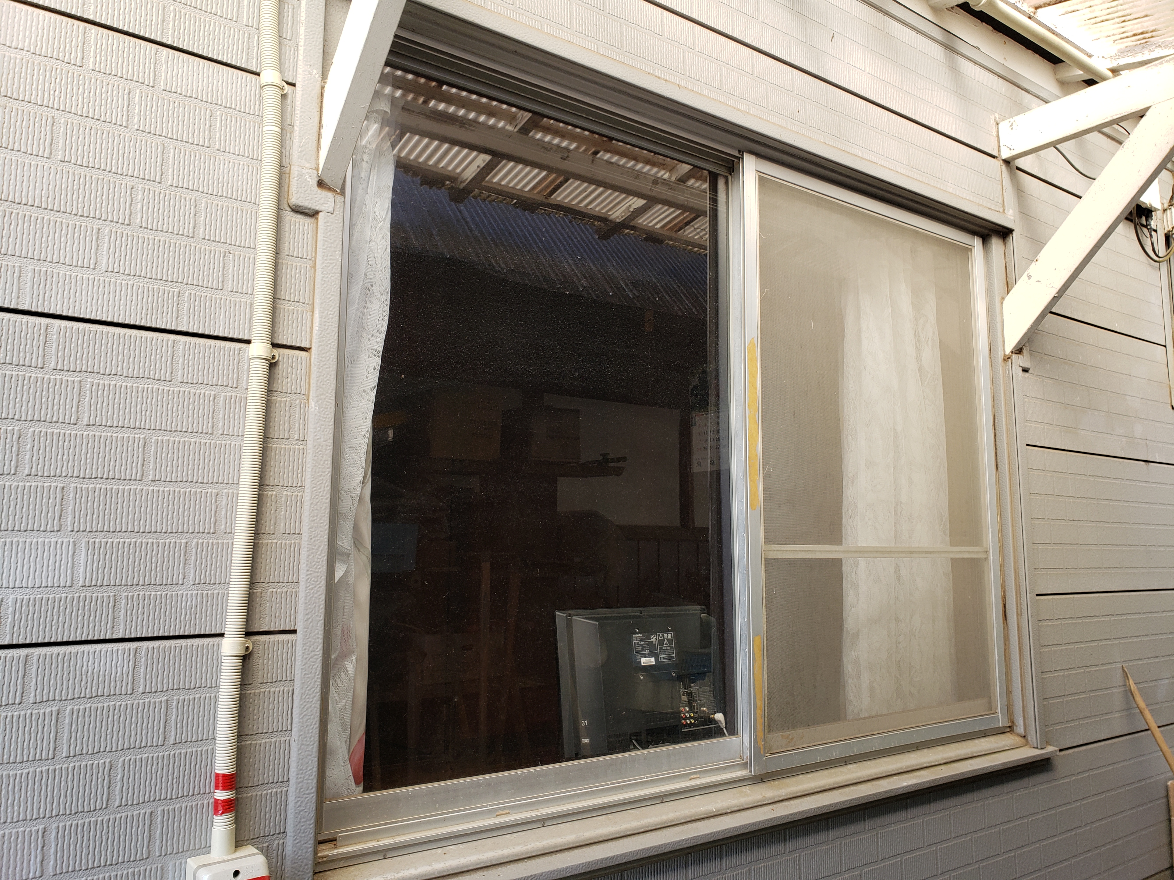 オカムラ・トーヨー住器の窓　交換　リプラスの施工前の写真1