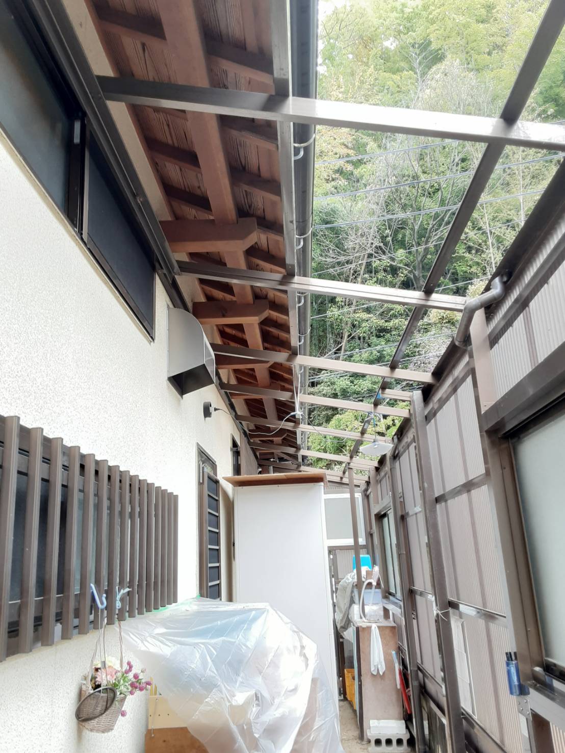 オカムラ・トーヨー住器のテラス囲い　波板交換の施工後の写真2