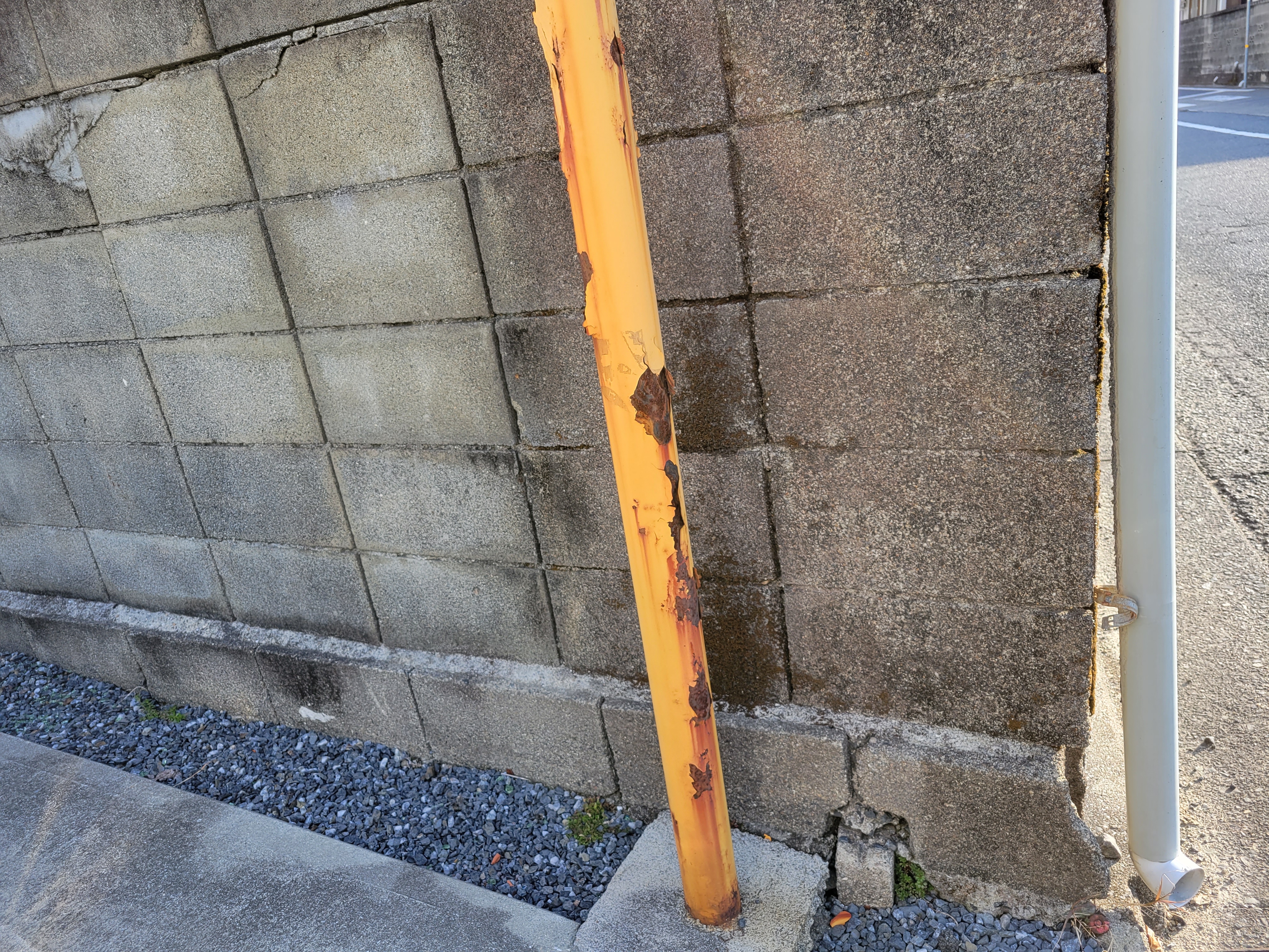 オカムラ・トーヨー住器のフェンス工事の施工前の写真2