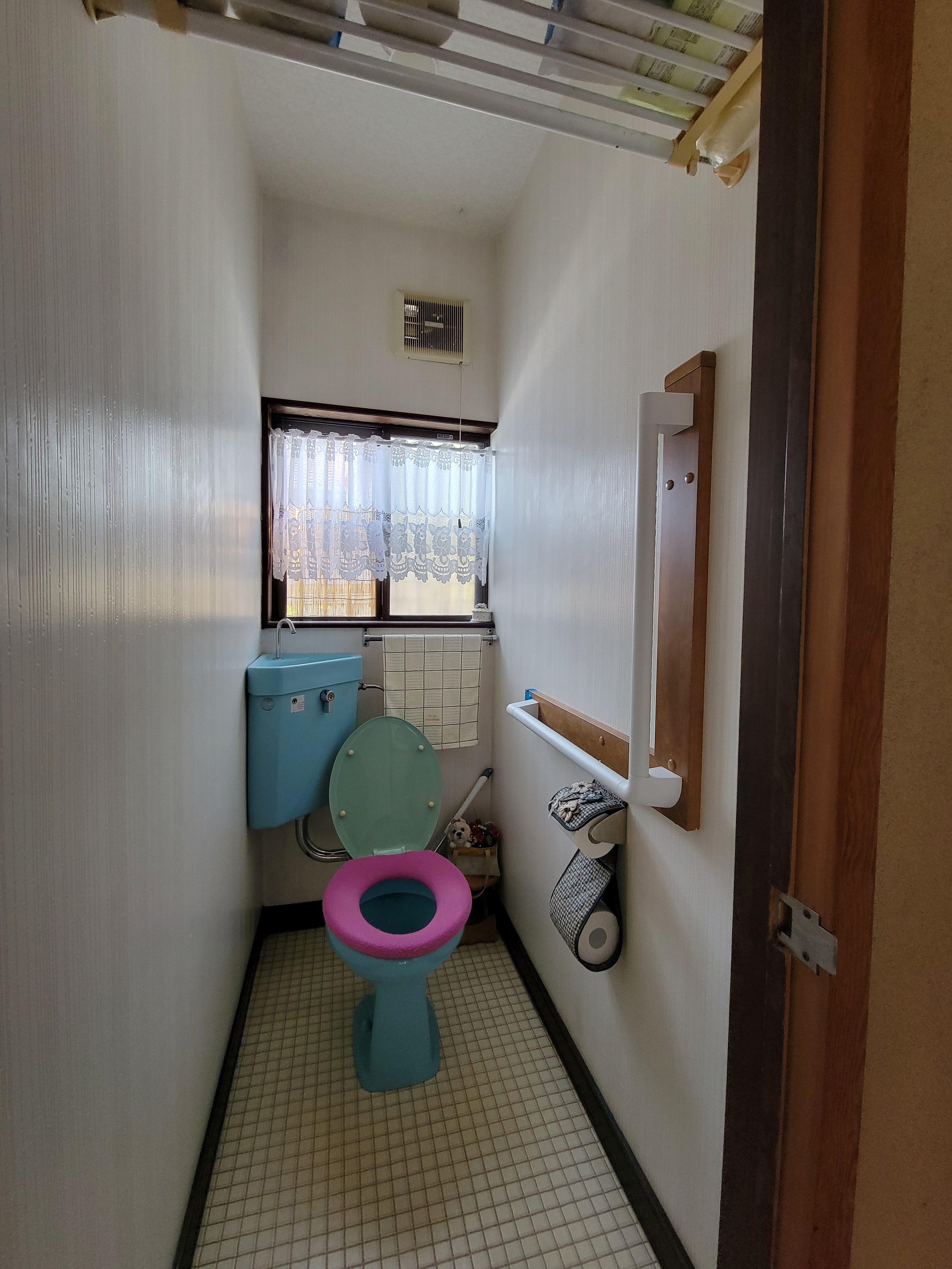 オカムラ・トーヨー住器のトイレ　プチリフォームの施工前の写真1