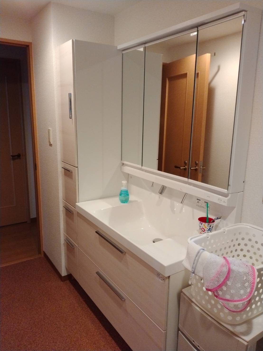 オカムラ・トーヨー住器のマンションリフォーム　キッチン・洗面化粧台　取替工事の施工後の写真3