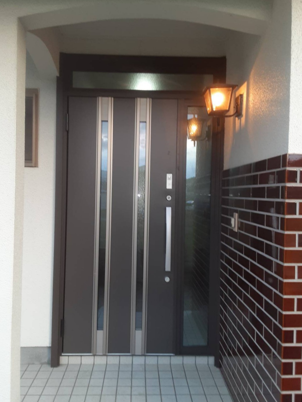 オカムラ・トーヨー住器の玄関ドアリフォーム　リシェントの施工事例写真
