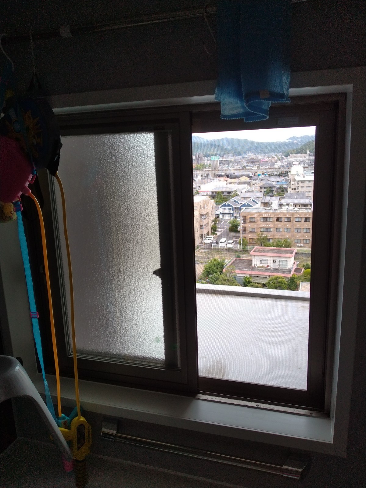 オカムラ・トーヨー住器の内窓インプラス　マンションの施工前の写真3