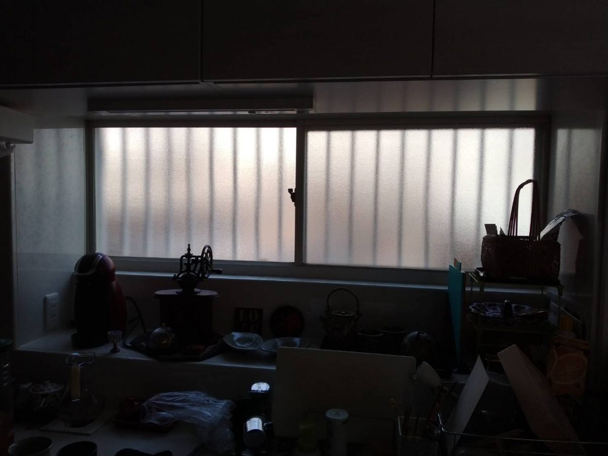 オカムラ・トーヨー住器の内窓取付工事　１dayリフォーム　LIXIL　インプラスの施工前の写真1