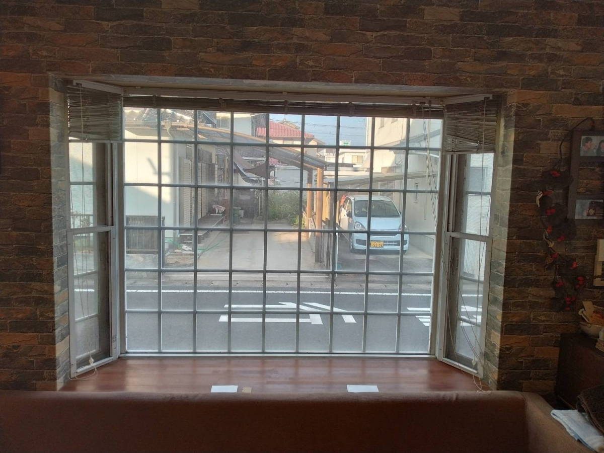 オカムラ・トーヨー住器の内窓取付工事　１dayリフォーム　LIXIL　インプラスの施工前の写真2