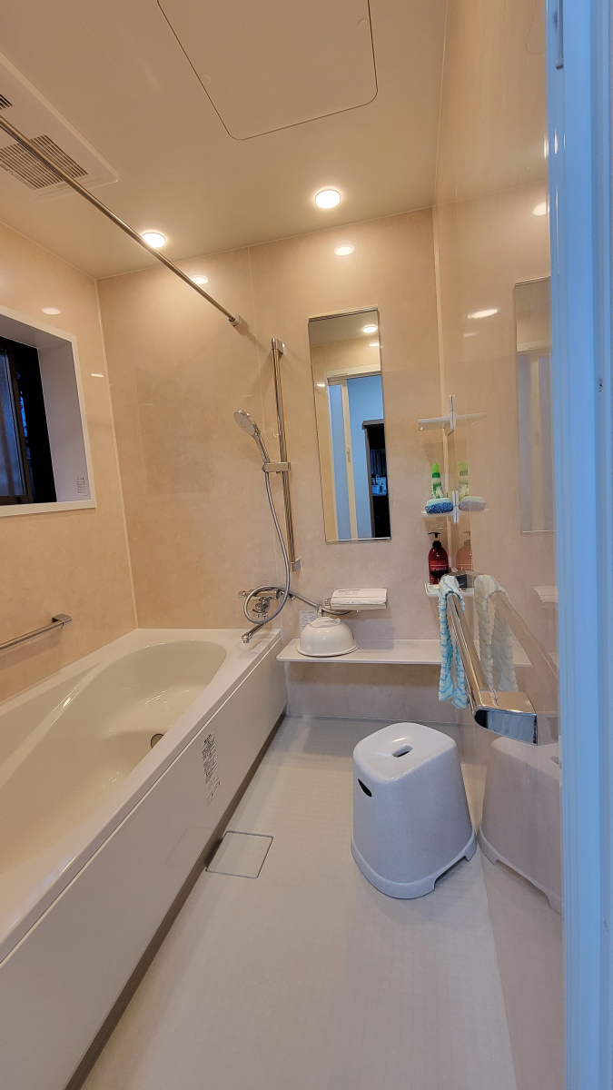 オカムラ・トーヨー住器のお風呂改修工事　在来のお風呂からユニットバスにの施工事例写真