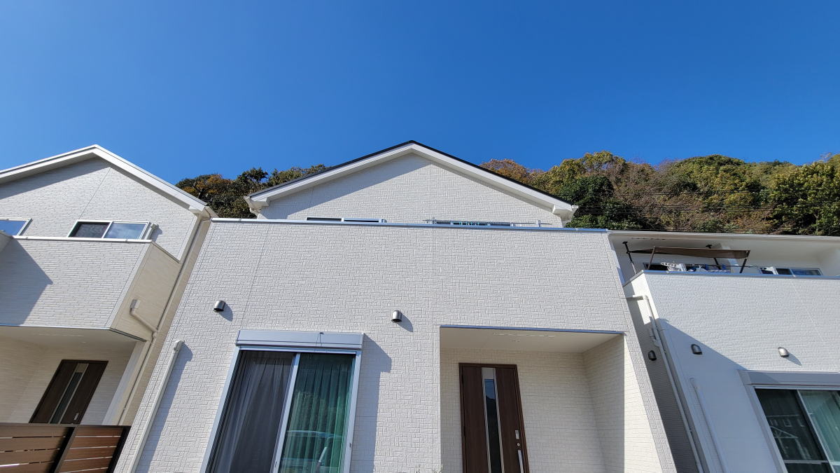 オカムラ・トーヨー住器のテラス屋根工事　スピーネ　LIXILの施工前の写真1