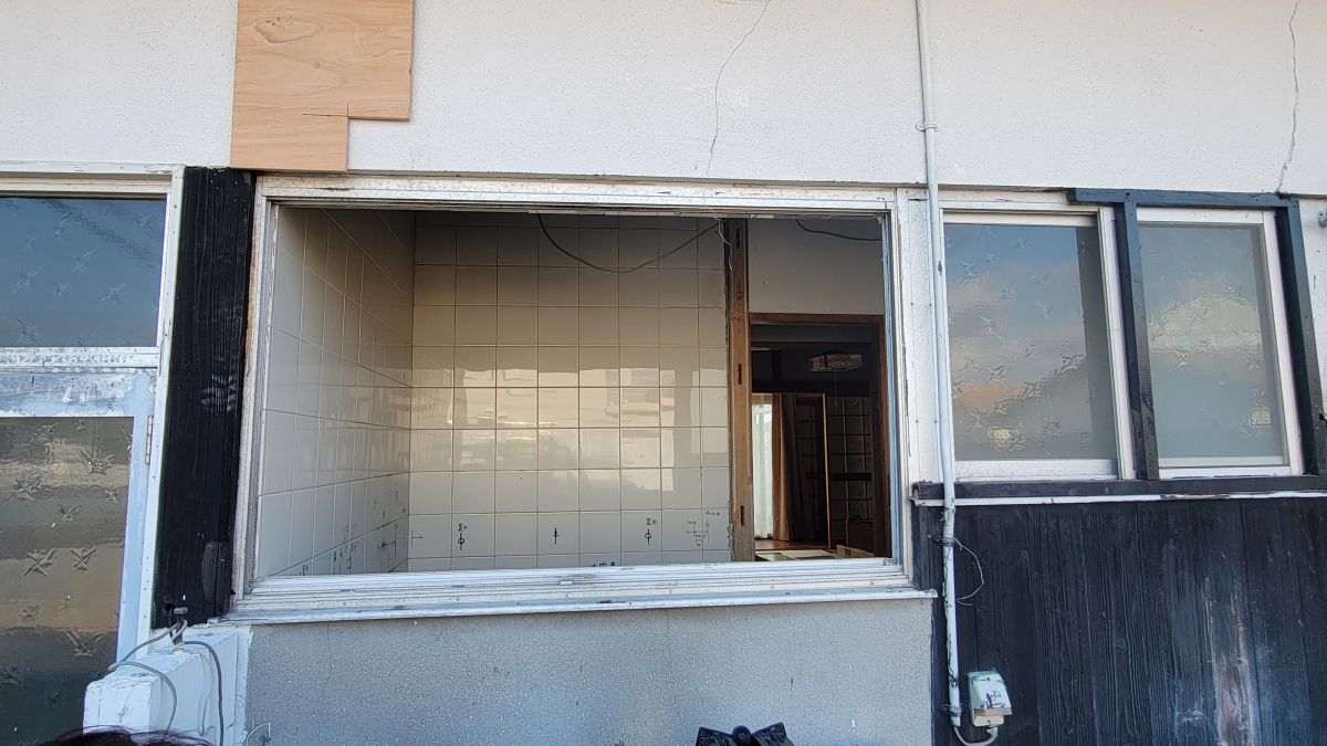 オカムラ・トーヨー住器の浴室　マド　取替工事の施工後の写真1