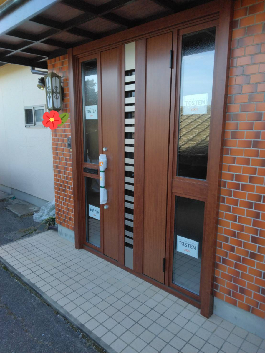 オカムラ・トーヨー住器の玄関ドア　取替工事　LIXIL　玄関ドア　リシェントの施工後の写真2