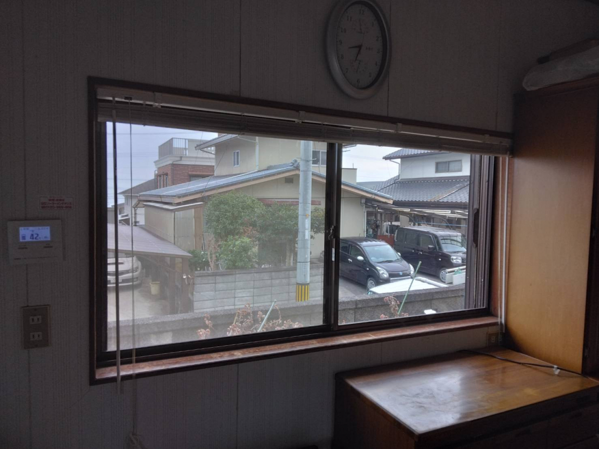 オカムラ・トーヨー住器の内窓取付工事　LIXIL　インプラス　補助金の施工前の写真2