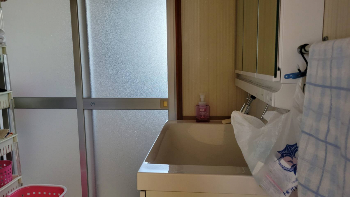 オカムラ・トーヨー住器の洗面化粧台　取替工事　出幅550→500の施工後の写真1