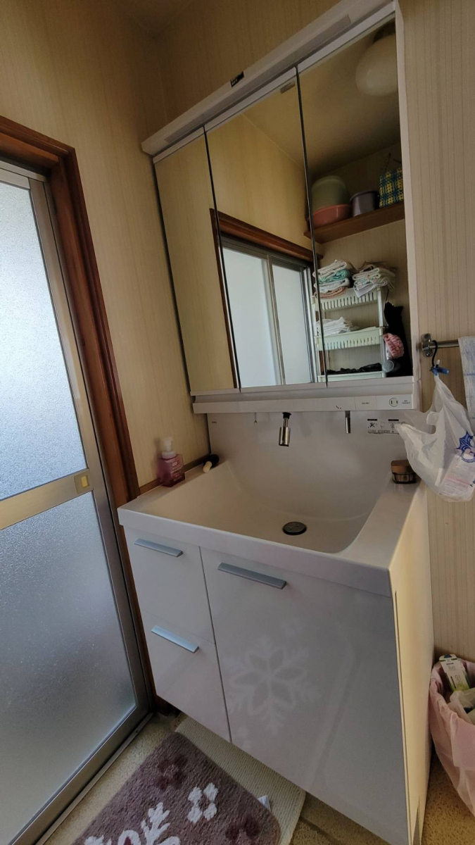 オカムラ・トーヨー住器の洗面化粧台　取替工事　出幅550→500の施工後の写真2