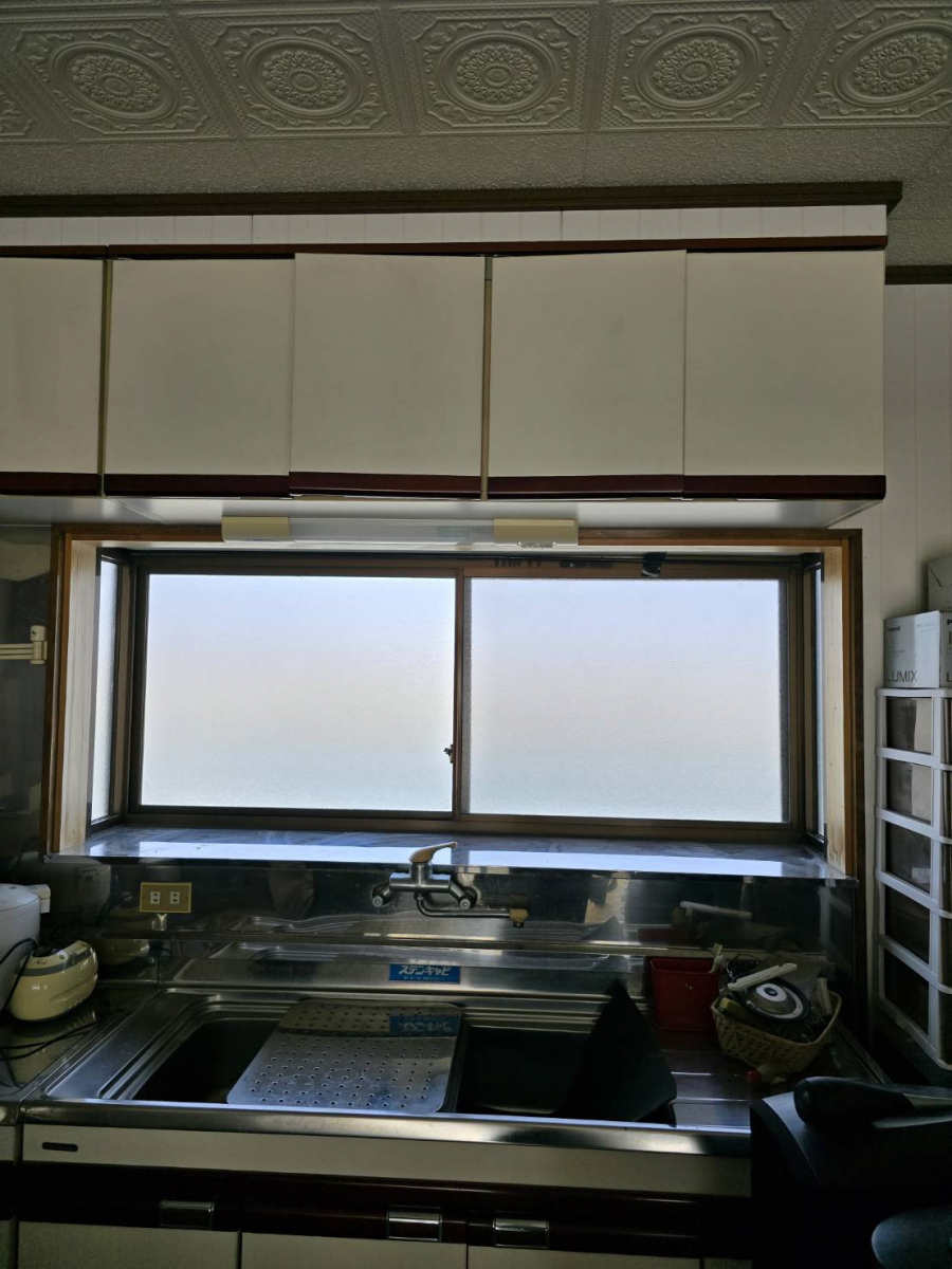 オカムラ・トーヨー住器の内窓取付工事 1dayリフォーム LIXIL インプラス 1棟分の施工前の写真2