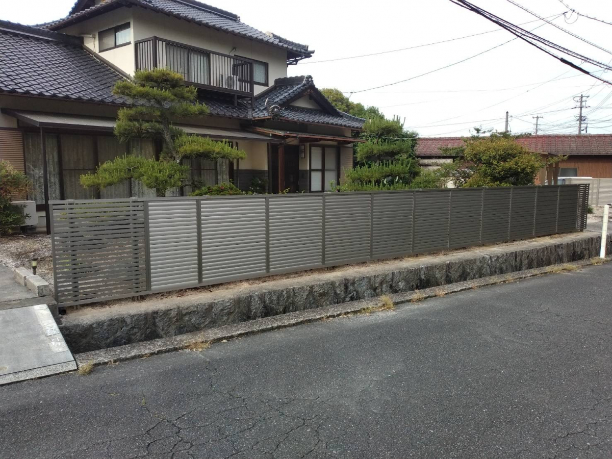 オカムラ・トーヨー住器のフェンス工事 通学路の施工後の写真1