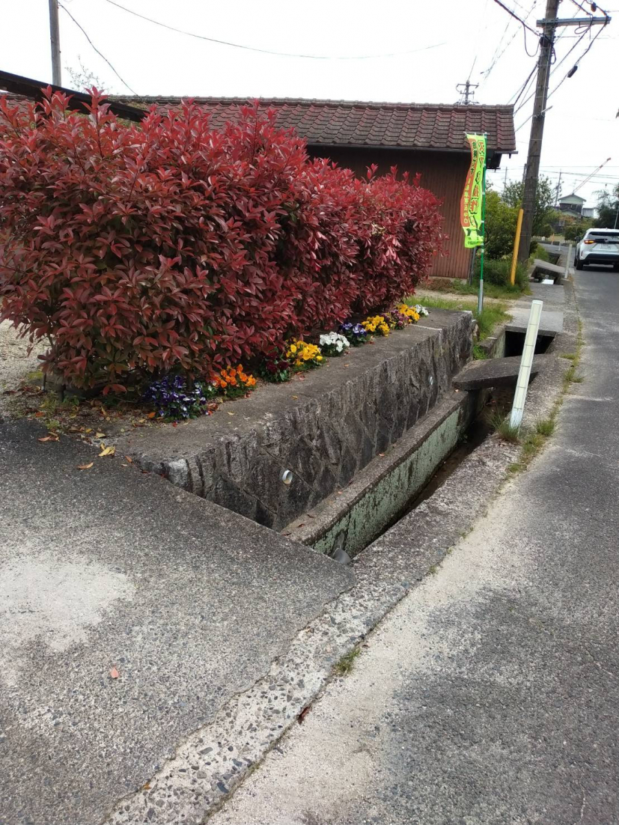 オカムラ・トーヨー住器のフェンス工事 通学路の施工前の写真1