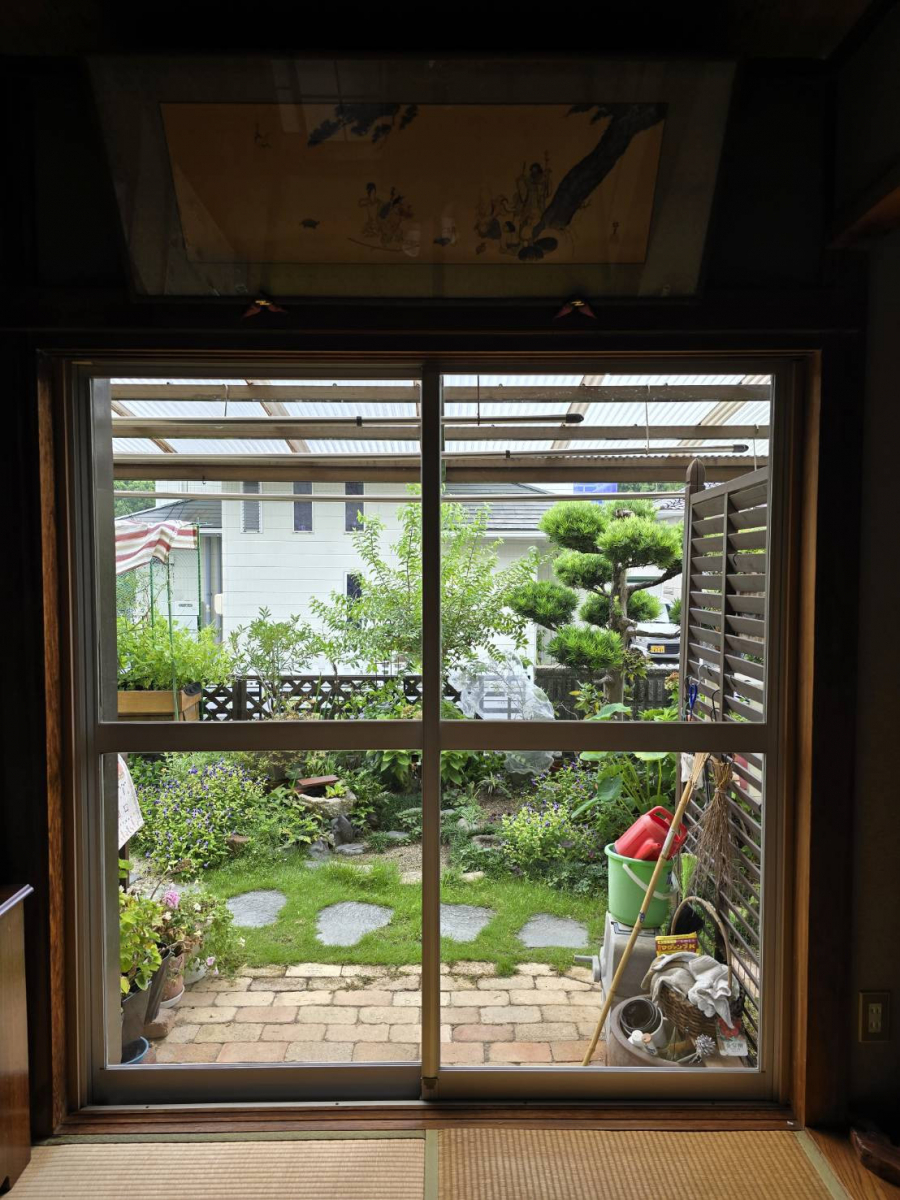 オカムラ・トーヨー住器の１dayリフォーム　内窓インプラス　取替窓リプラス　LIXILの施工前の写真2