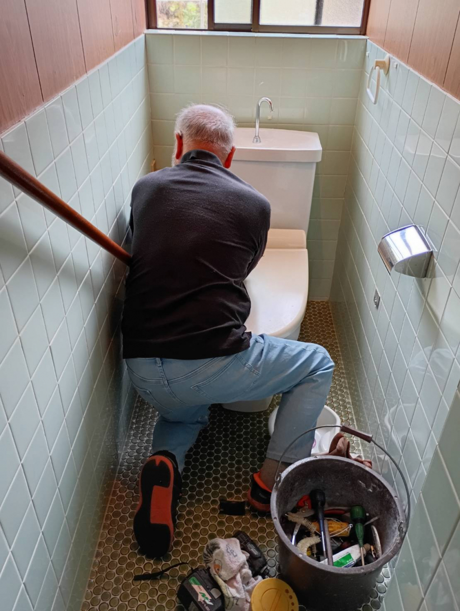 オカムラ・トーヨー住器のトイレをとりかえるの施工前の写真2