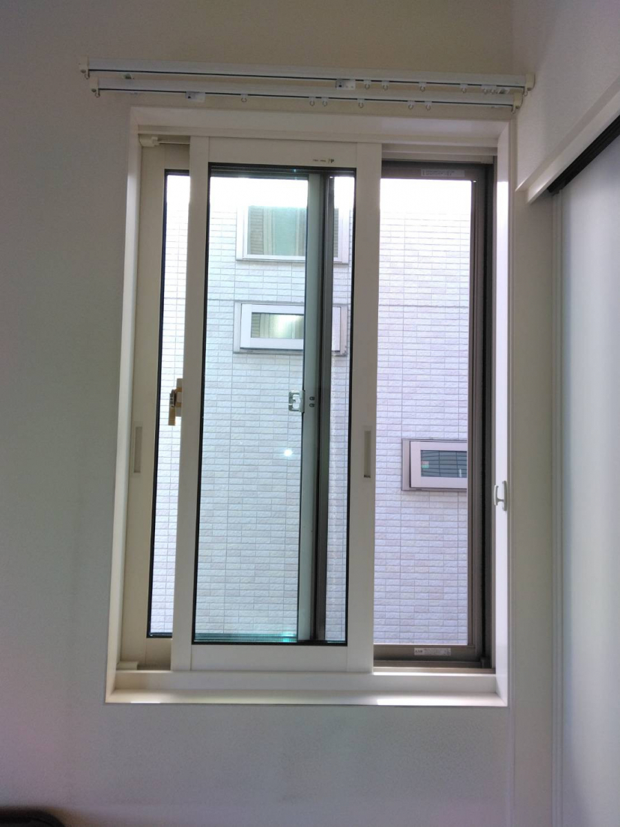 オカムラ・トーヨー住器のLIXIL　内窓　インプラス　取付工事の施工前の写真2