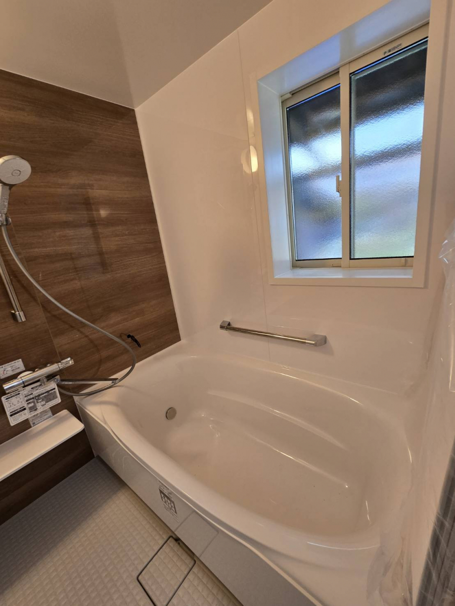 オカムラ・トーヨー住器の五右衛門風呂からユニットバスにの施工後の写真1