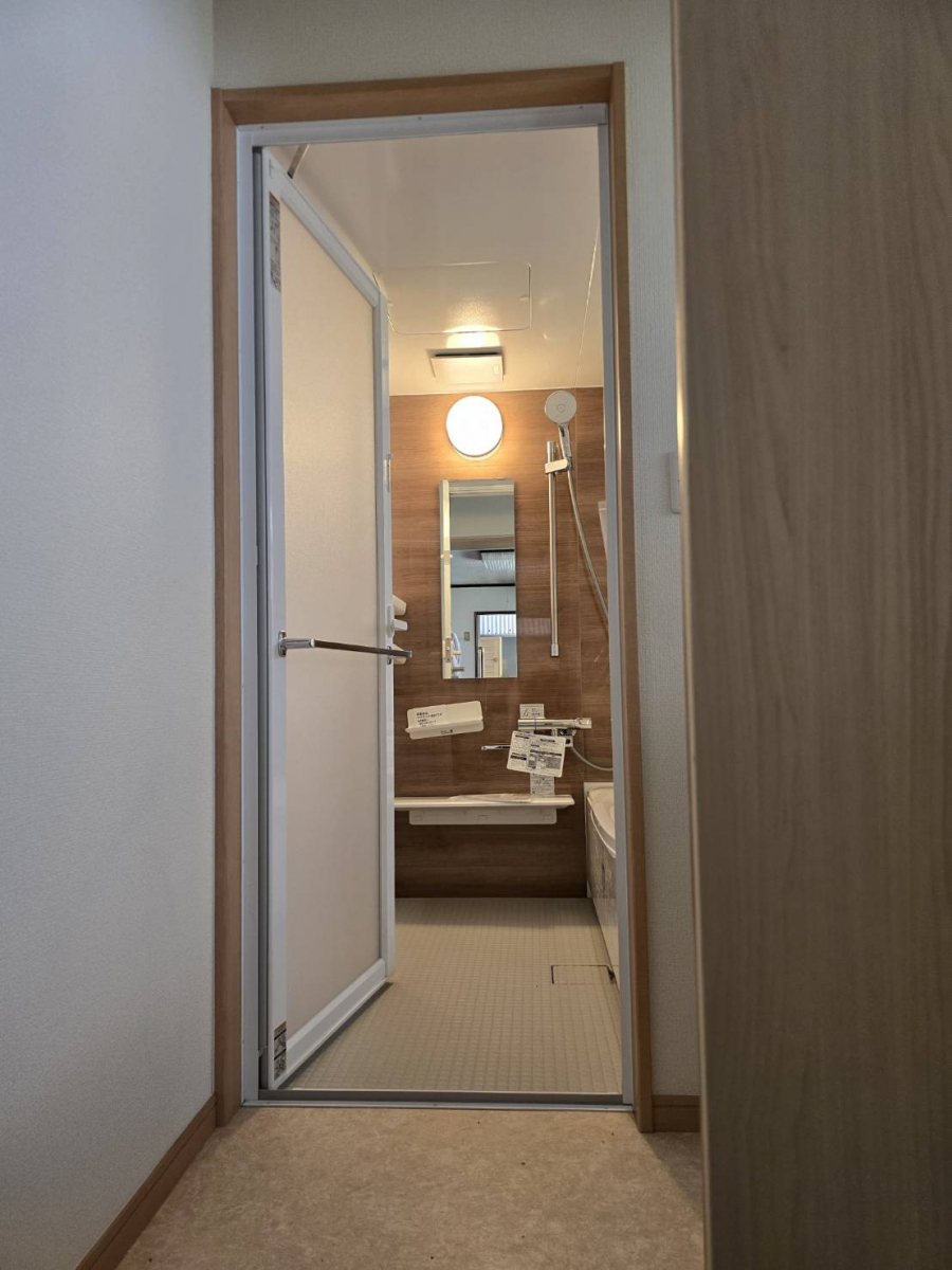 オカムラ・トーヨー住器の五右衛門風呂からユニットバスにの施工後の写真3