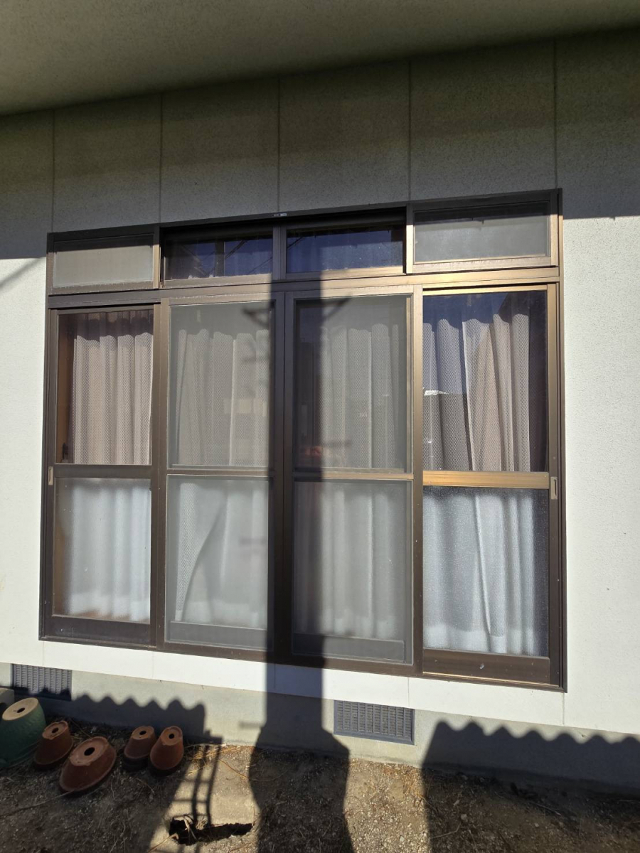 オカムラ・トーヨー住器の外窓交換　LIXIL　リプラスの施工前の写真1