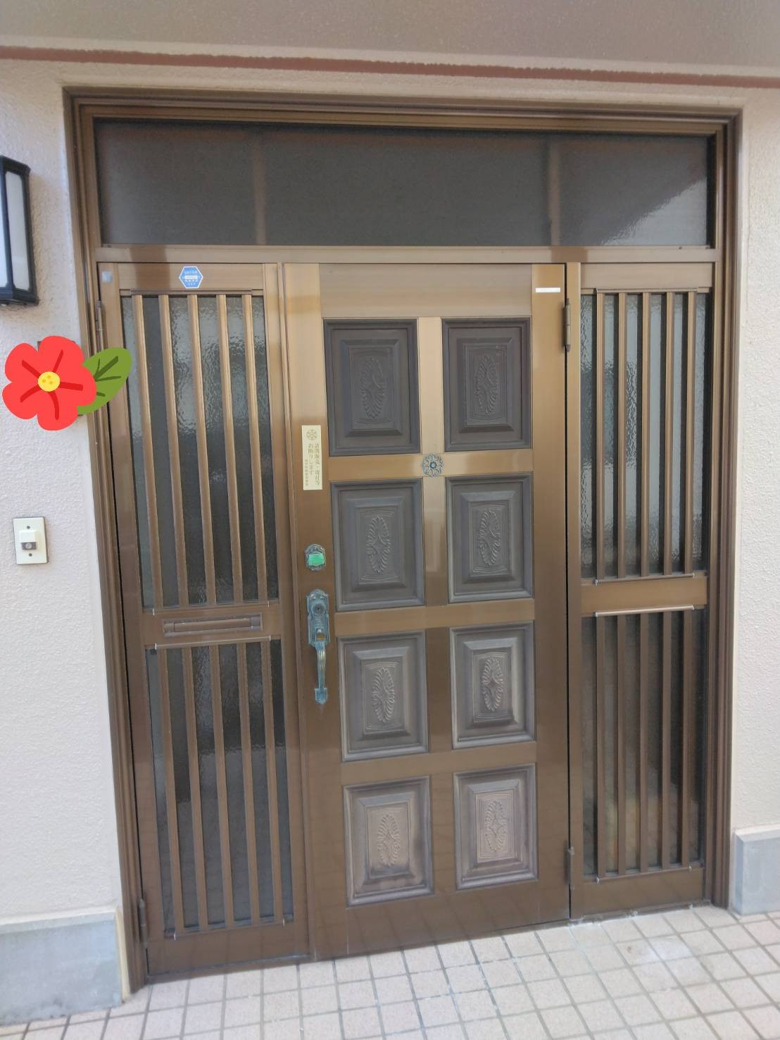 オカムラ・トーヨー住器の玄関の温度差解消　玄関ドア取替工事の施工前の写真1