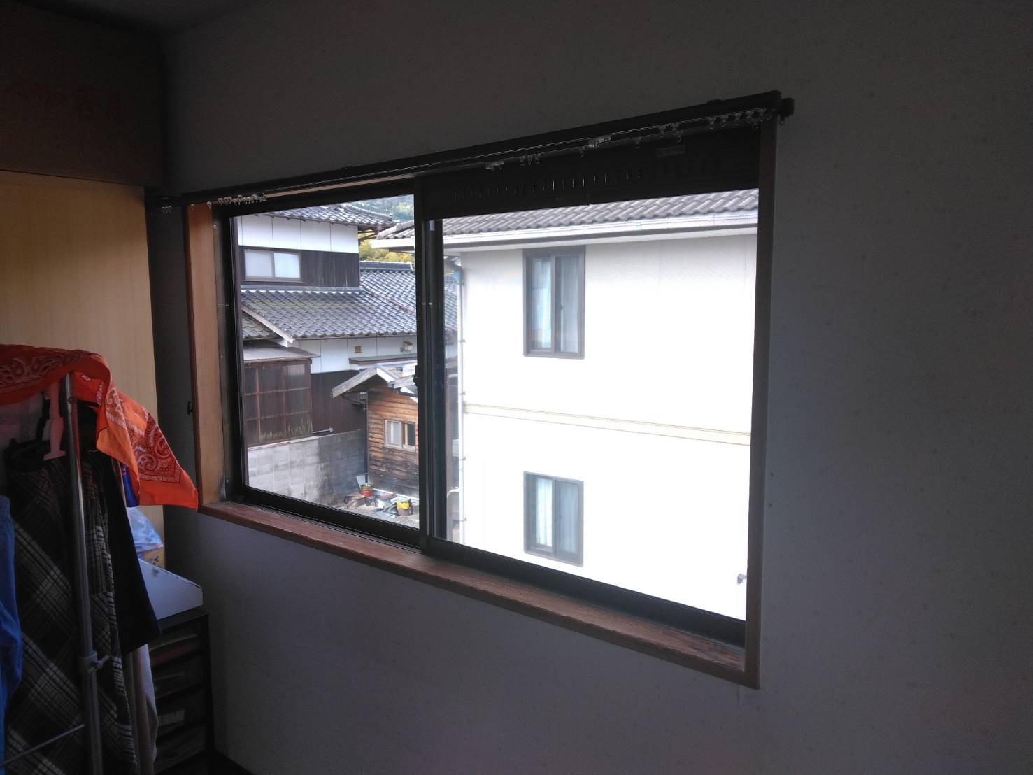 オカムラ・トーヨー住器の結露を抑えていつも快適に　内窓　インプラス　LIXILの施工前の写真3